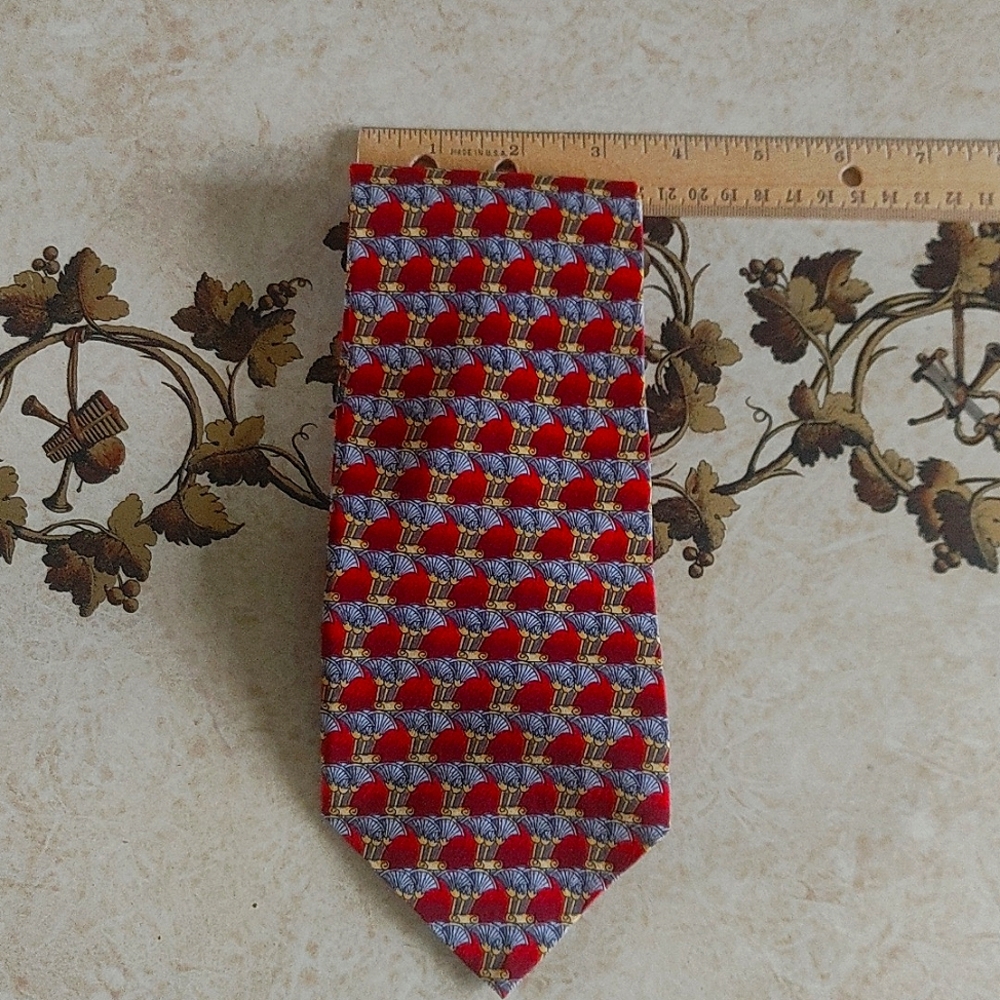 Silk men's tie. Red gold and gray pattern. Metropolitan Museum of Art